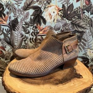 Sam Edelman Taupe Booties - size 8.5